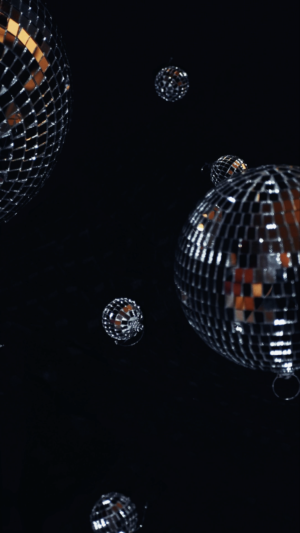 Disco-balls-boule-a-facettes-dark-1