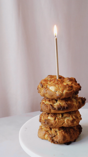 cookie-tower-bougie-anniversaire-on-off