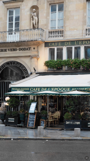 parisian-cafe